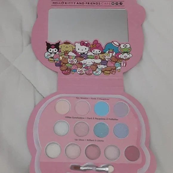 Hello Kitty & Friends Cafe Makeup Set - Picture 2 of 4